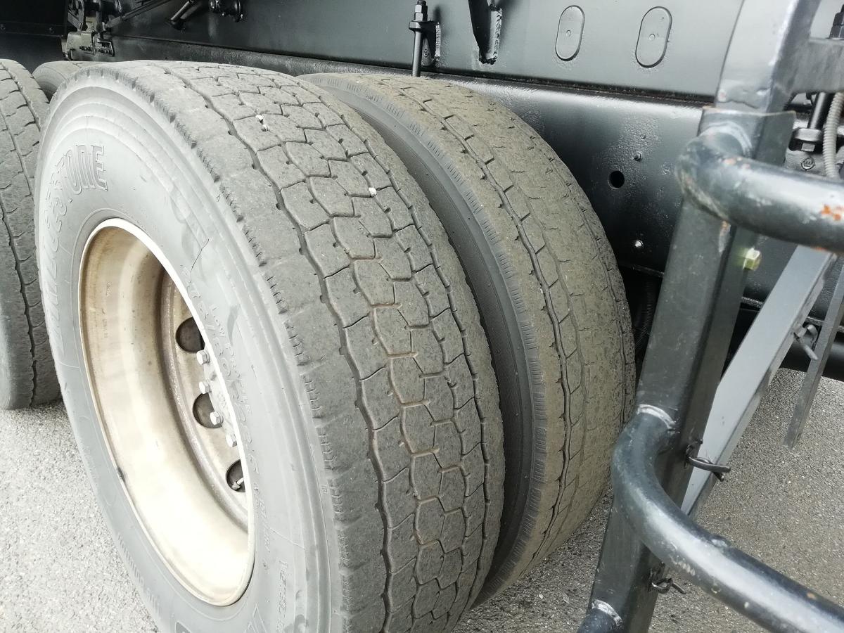 中古ダンプ 日野 プロフィア