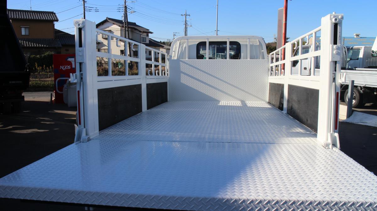 中古平ボディ いすゞ エルフ