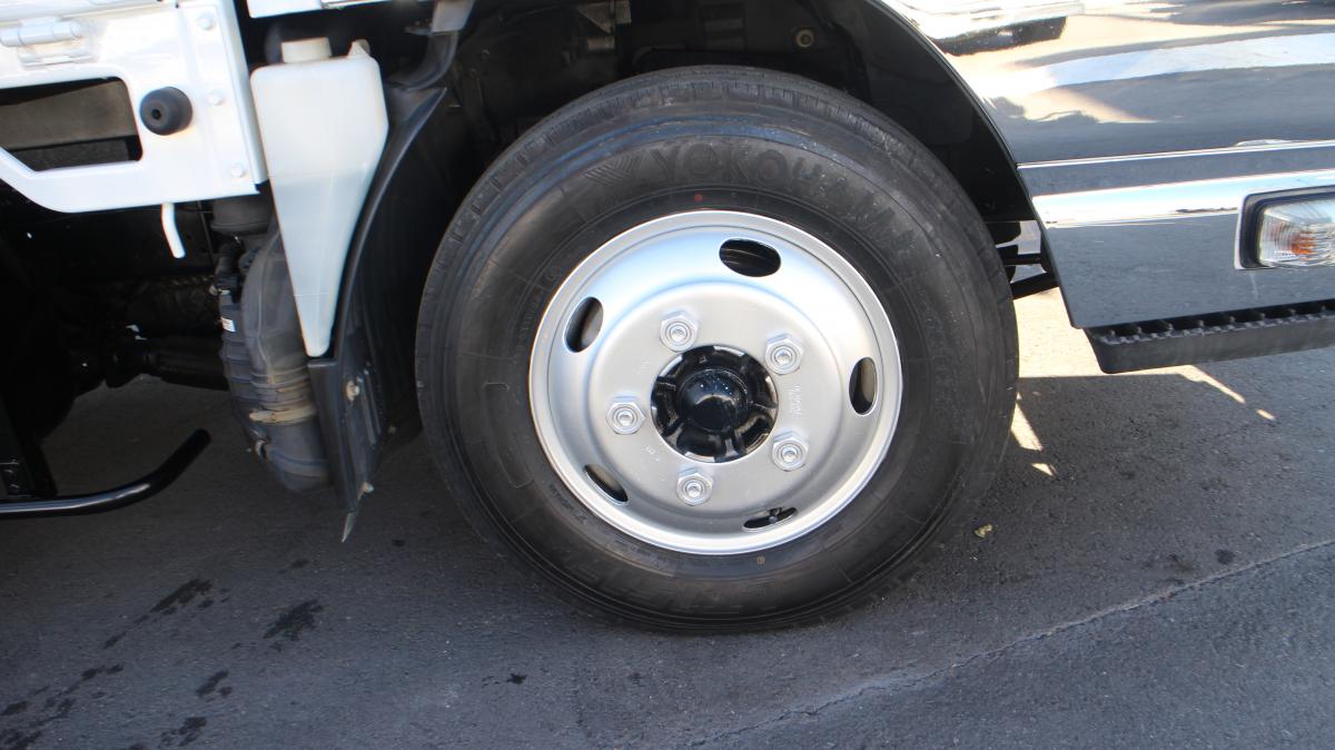 中古平ボディ いすゞ エルフ