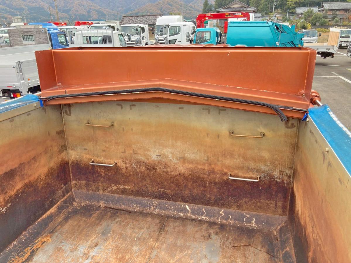 中古深ダンプ 三菱ふそう ファイター