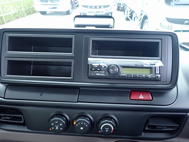 中古平ボディ 三菱ふそう キャンター