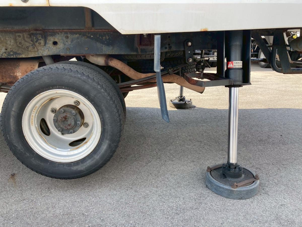 中古高所作業車 ニッサン バネット