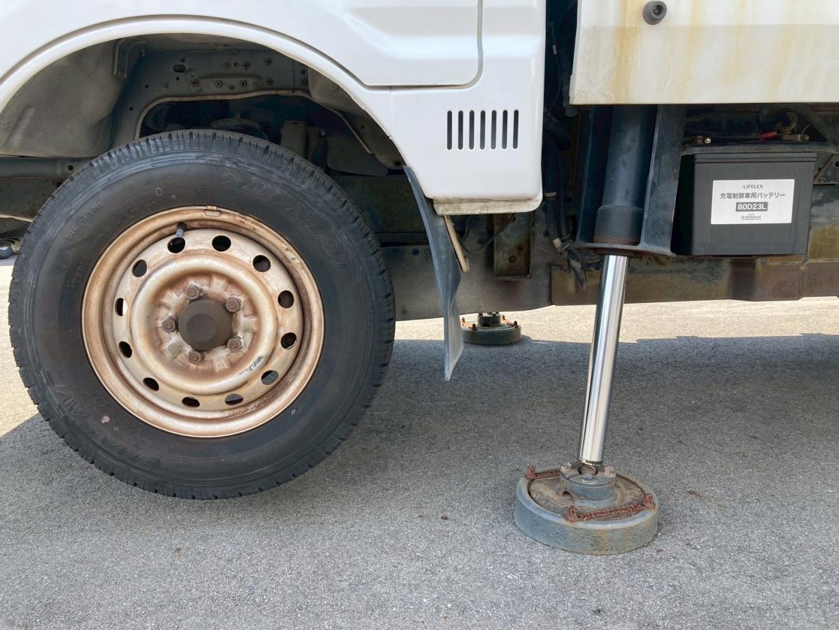 中古高所作業車 ニッサン バネット