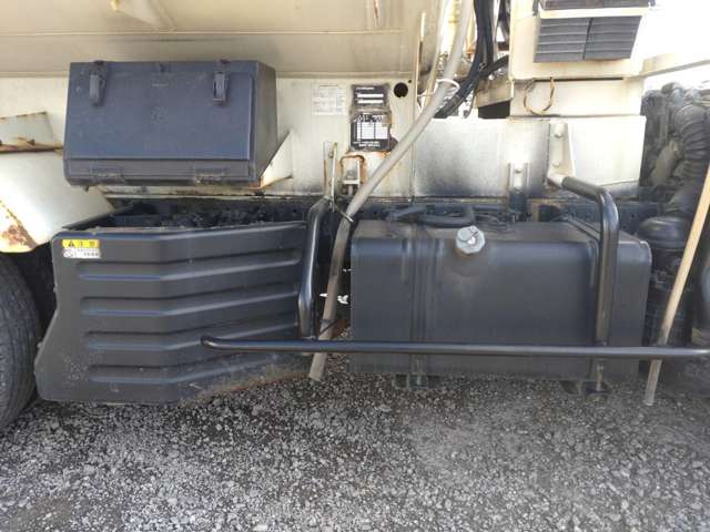 中古タンクローリー いすゞ エルフ