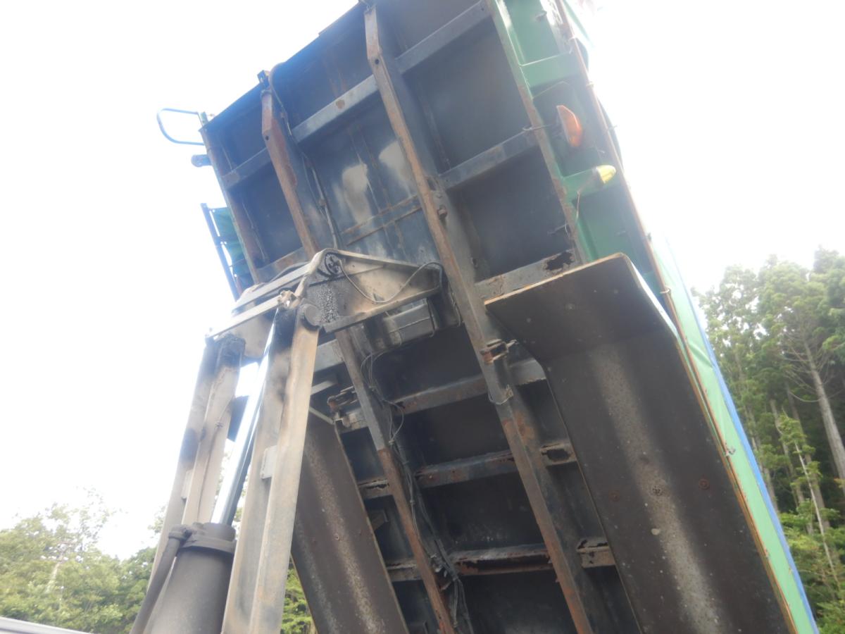 中古ダンプ UDトラックス クオン