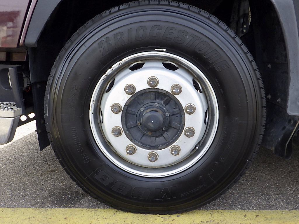 中古トラクタ いすゞ ギガ