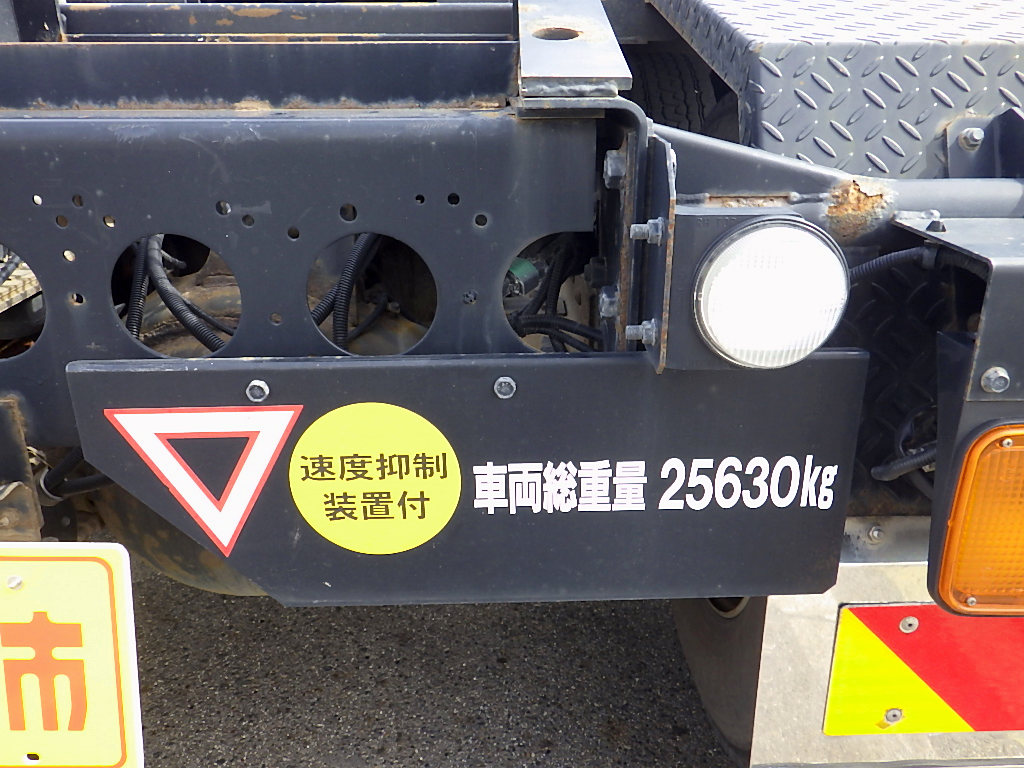 中古トラクタ いすゞ ギガ