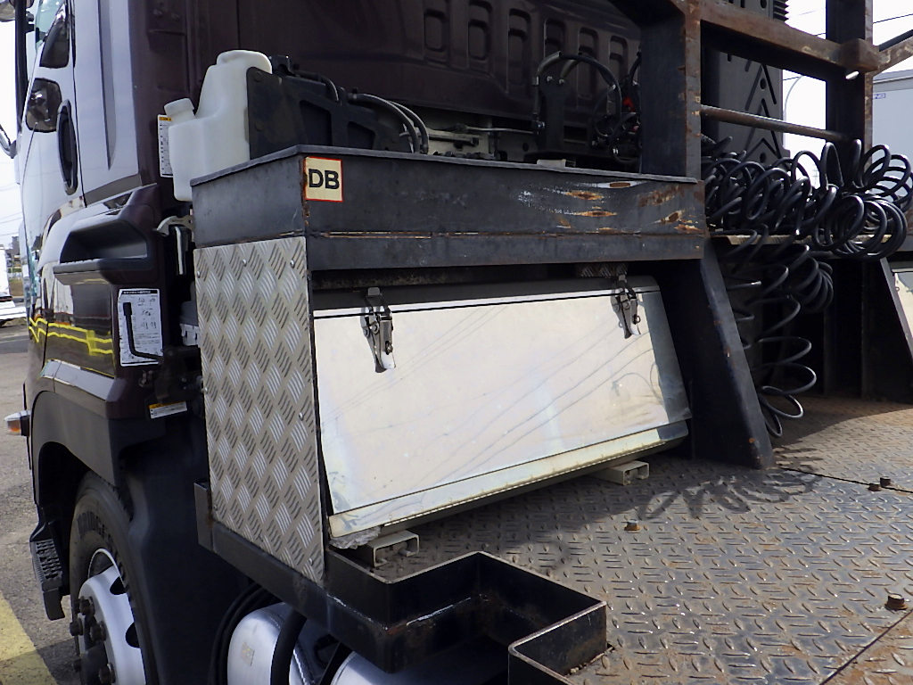 中古トラクタ いすゞ ギガ