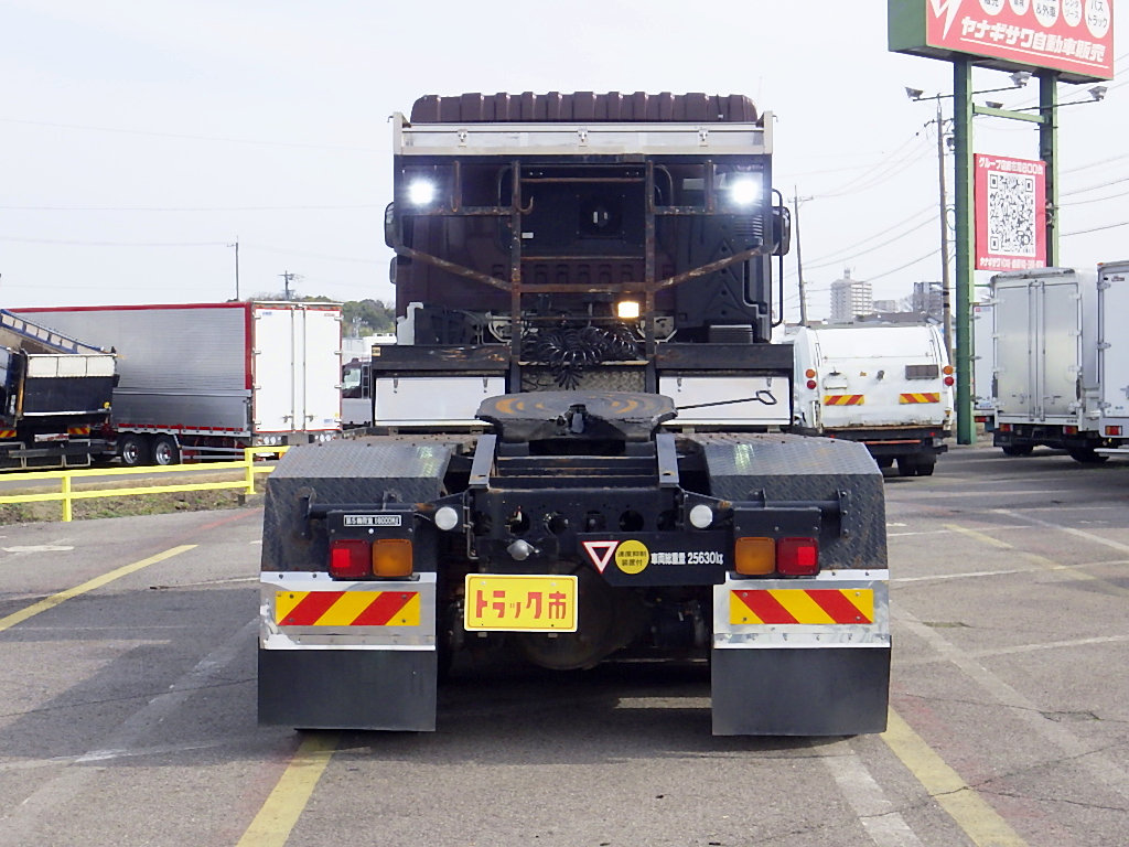 中古トラクタ いすゞ ギガ