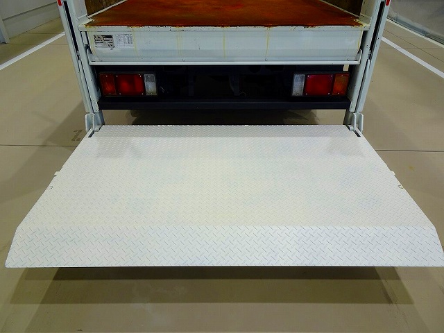 中古平ボディ いすゞ エルフ