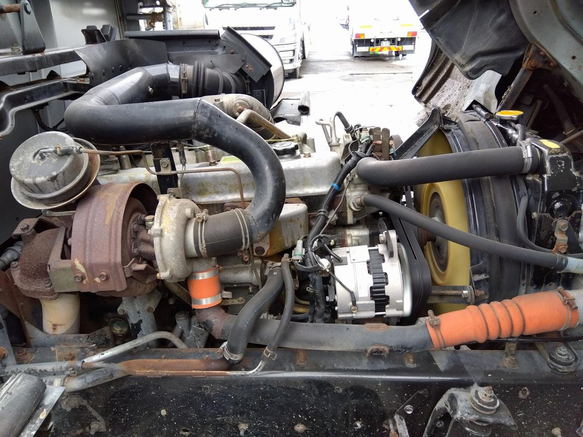 中古平アルミブロック UDトラックス コンドル