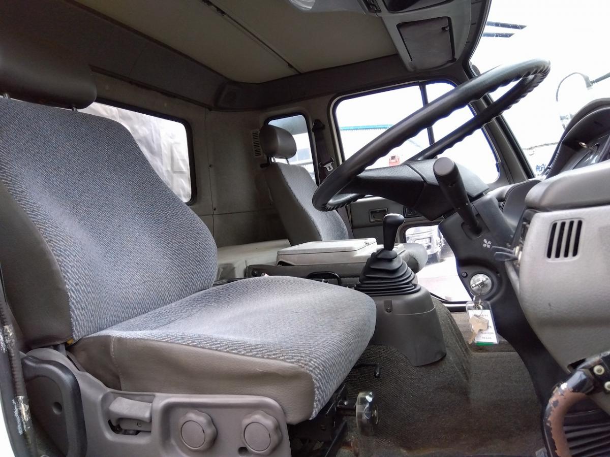 中古平アルミブロック UDトラックス コンドル