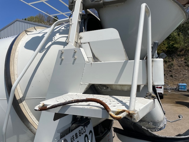 中古ミキサー車(生コン車) 日野 レンジャー