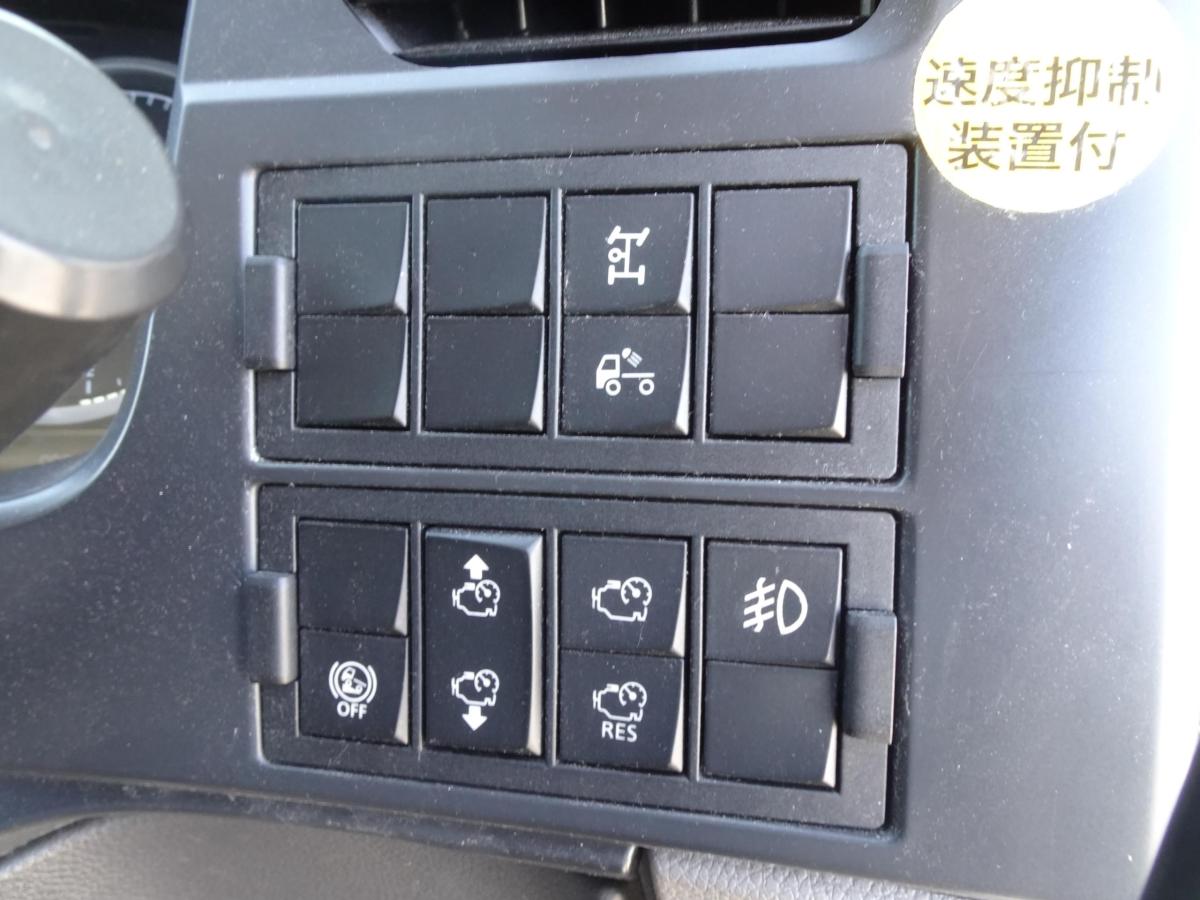 中古トラクタ UDトラックス クオン