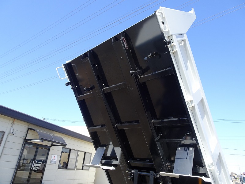 中古ダンプ 三菱ふそう キャンター