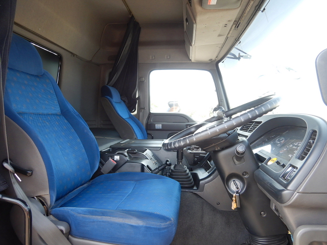 中古トラクタ いすゞ ギガ