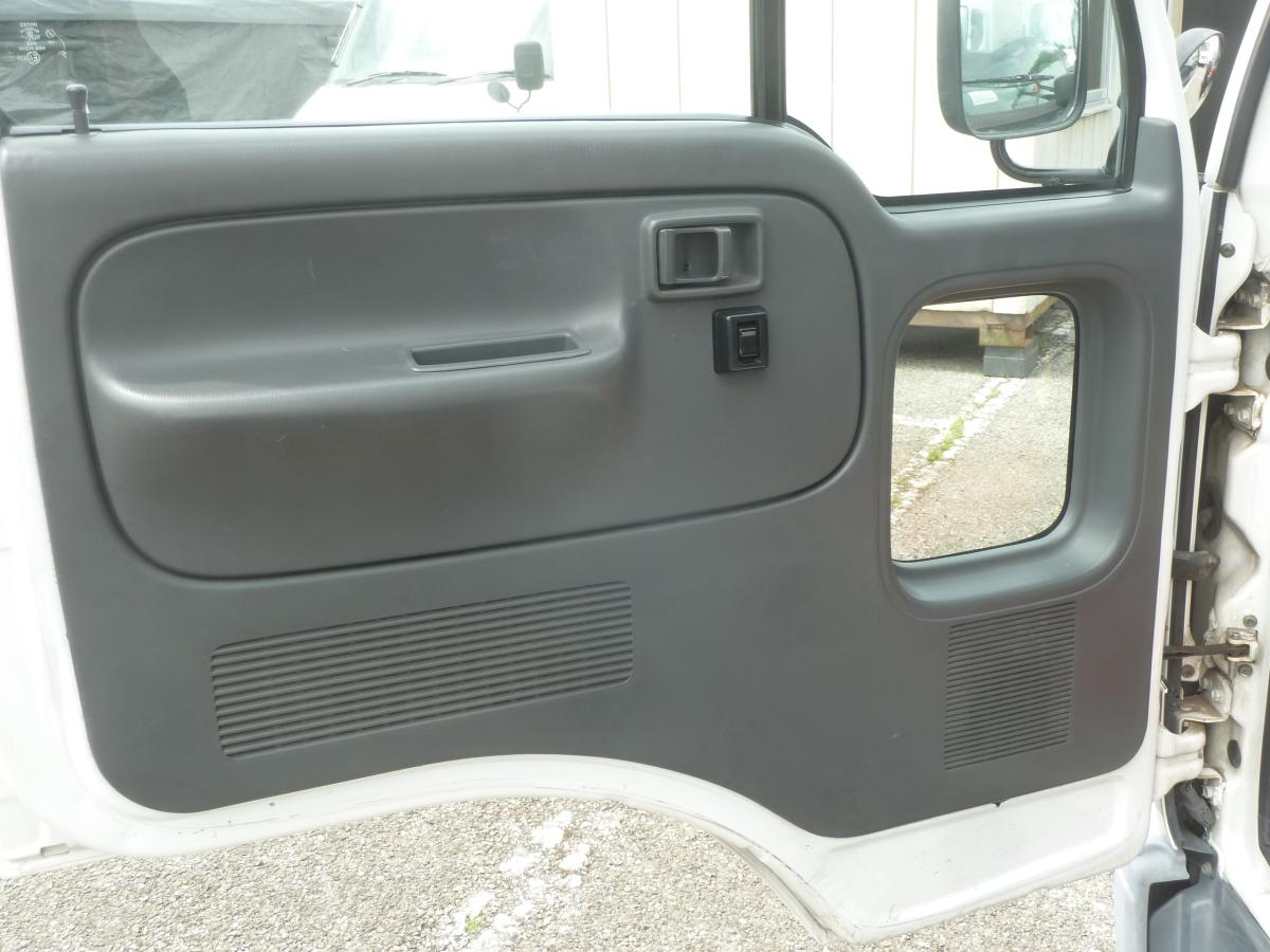 中古幌ウィング ニッサン アトラス