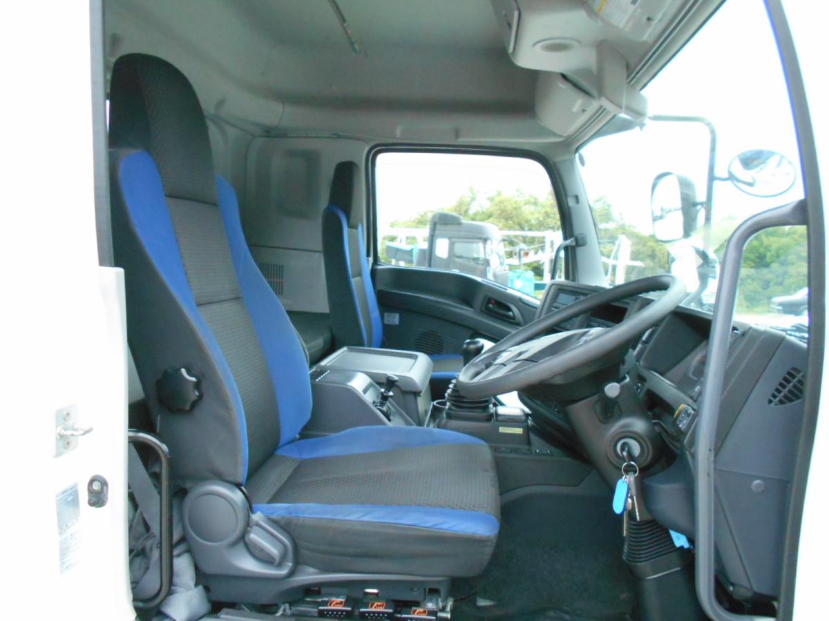 中古トラクタ いすゞ ギガ