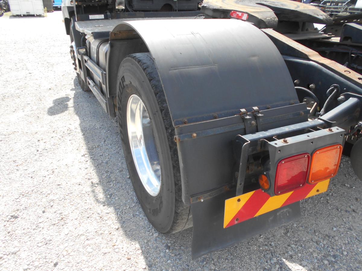 中古トラクタ いすゞ ギガ