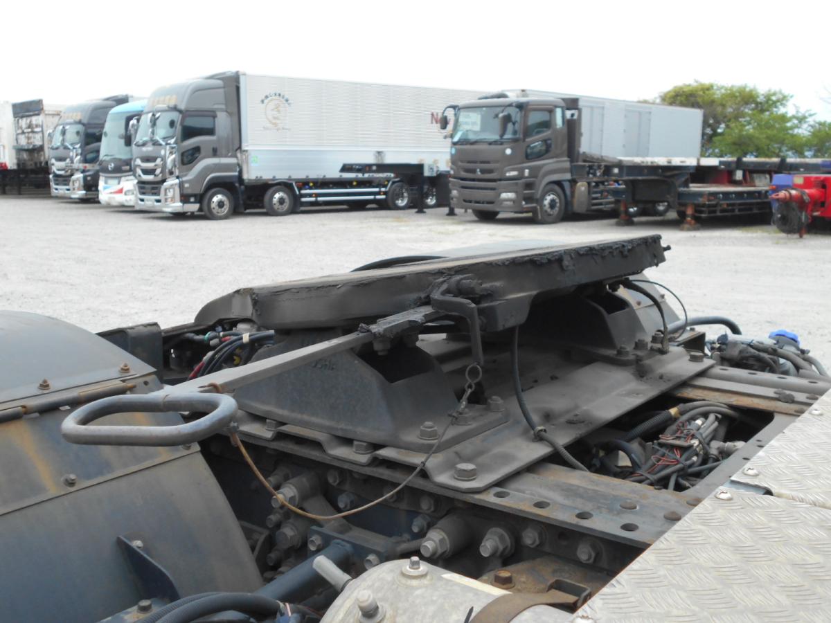 中古トラクタ いすゞ ギガ