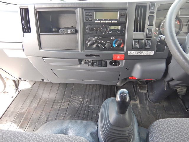 中古冷凍バン いすゞ エルフ