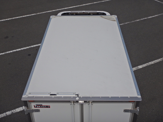 中古冷凍バン いすゞ エルフ