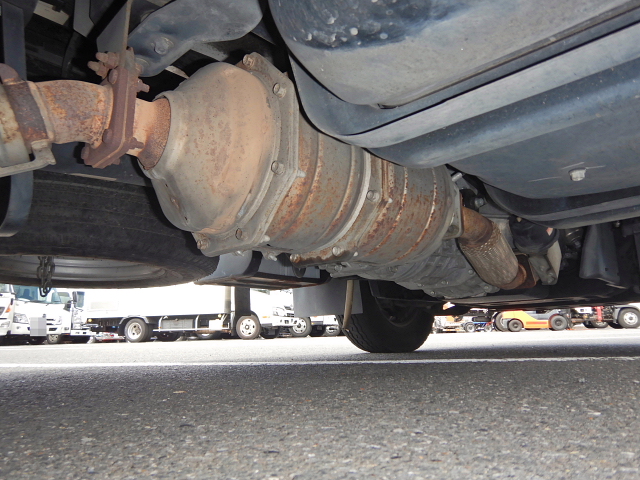 中古冷凍バン いすゞ エルフ