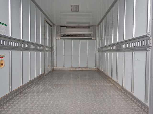 中古冷凍バン いすゞ エルフ