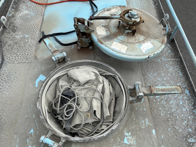 中古粉粒体運搬車 日野 プロフィア