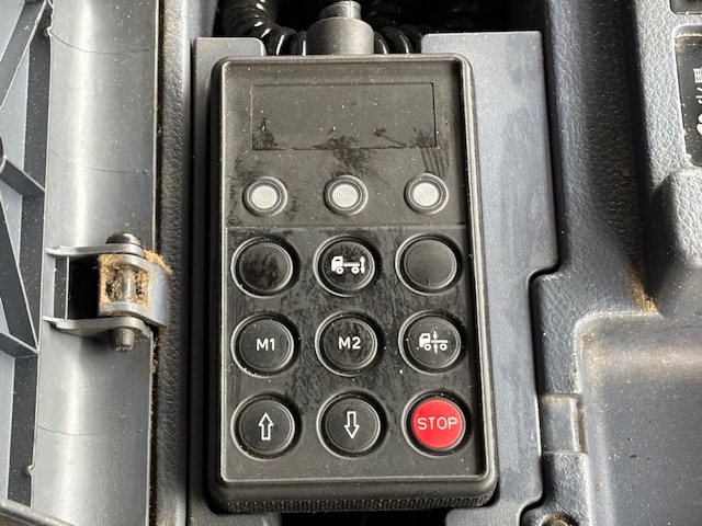 中古粉粒体運搬車 日野 プロフィア