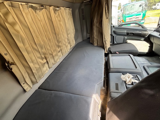 中古粉粒体運搬車 日野 プロフィア