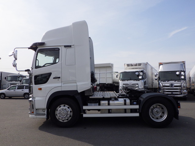 中古トラクタ 日野 