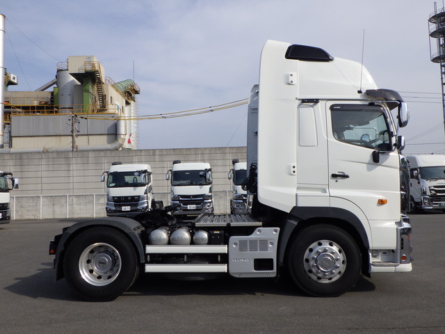 中古トラクタ 日野 