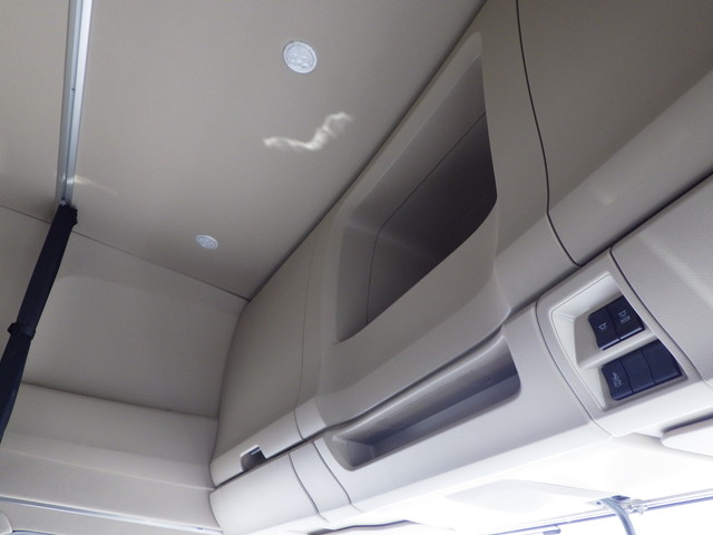 中古トラクタ 日野 