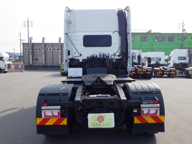 中古トラクタ 日野 