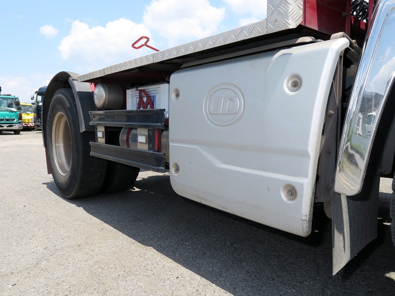 中古トラクタ UDトラックス クオン