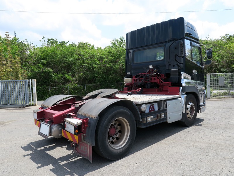 中古トラクタ UDトラックス クオン