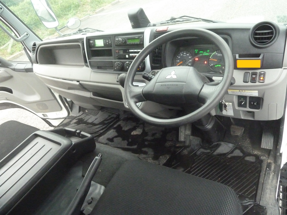 中古冷凍バン 三菱ふそう キャンター