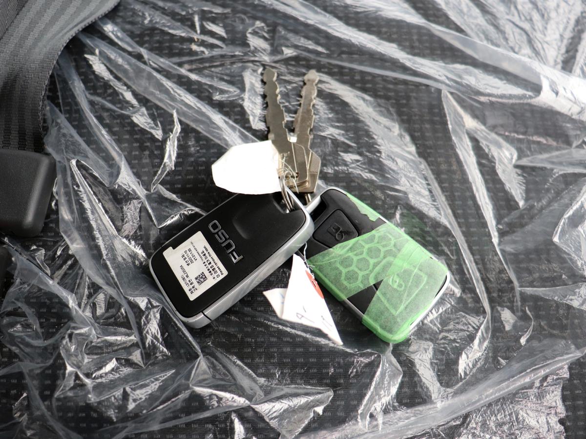 中古平ボディ 三菱ふそう キャンター