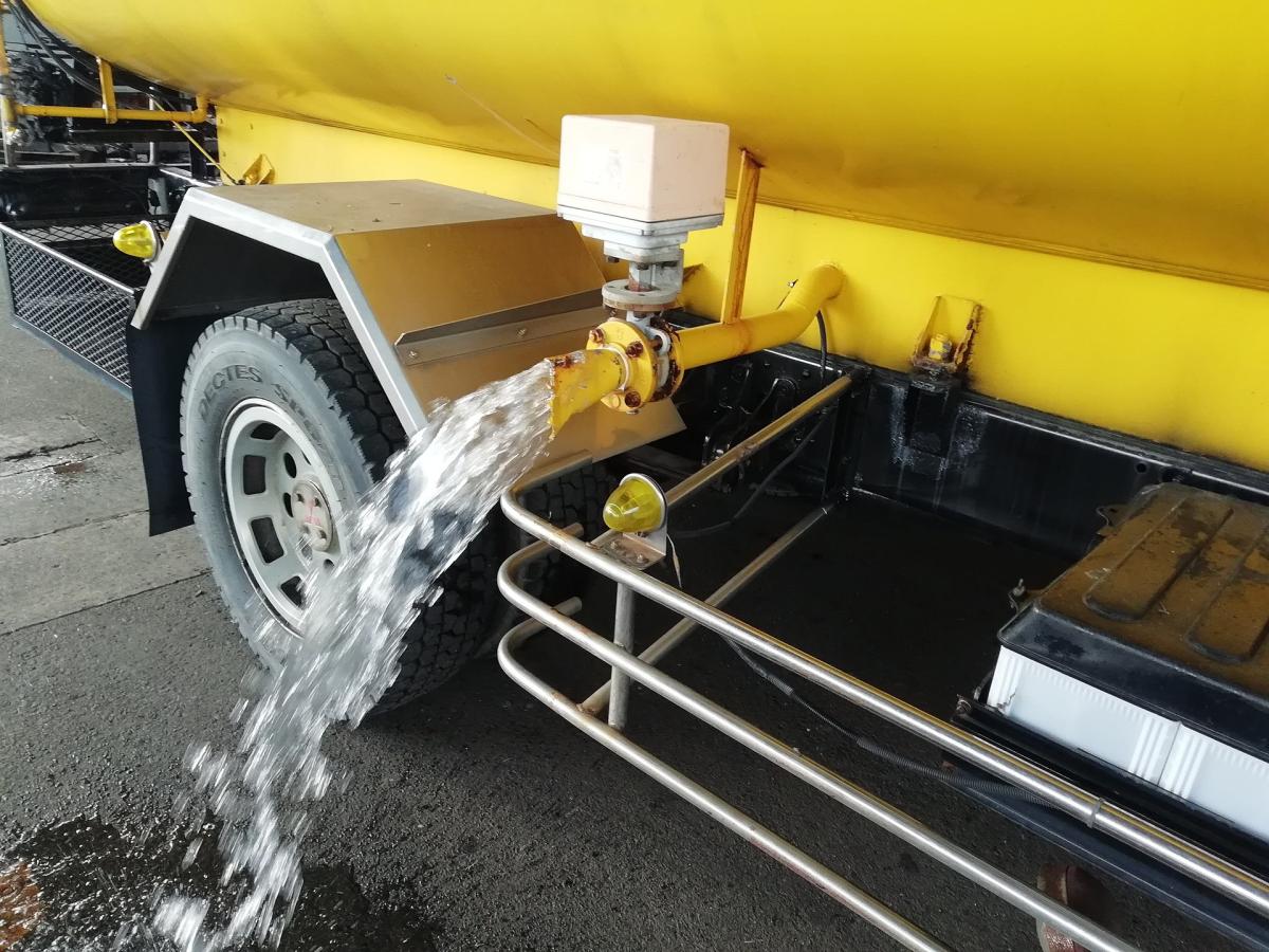 中古散水車 三菱ふそう ファイター