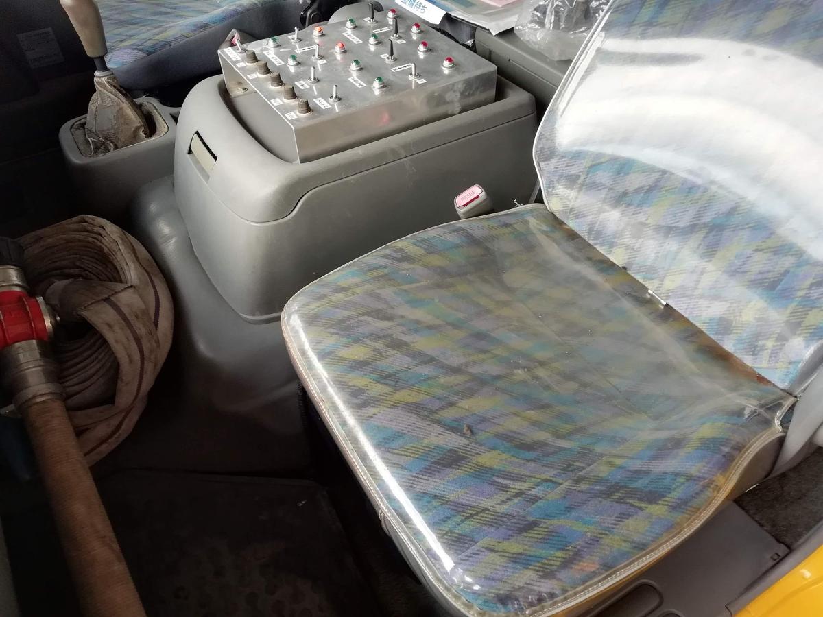 中古散水車 三菱ふそう ファイター