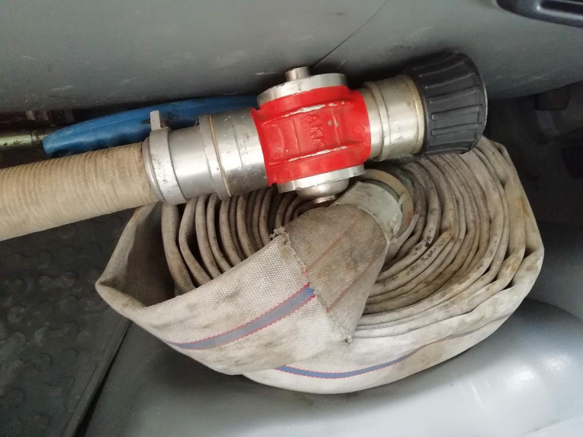 中古散水車 三菱ふそう ファイター