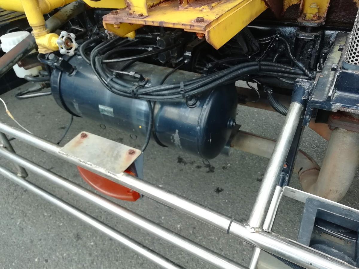 中古散水車 三菱ふそう ファイター