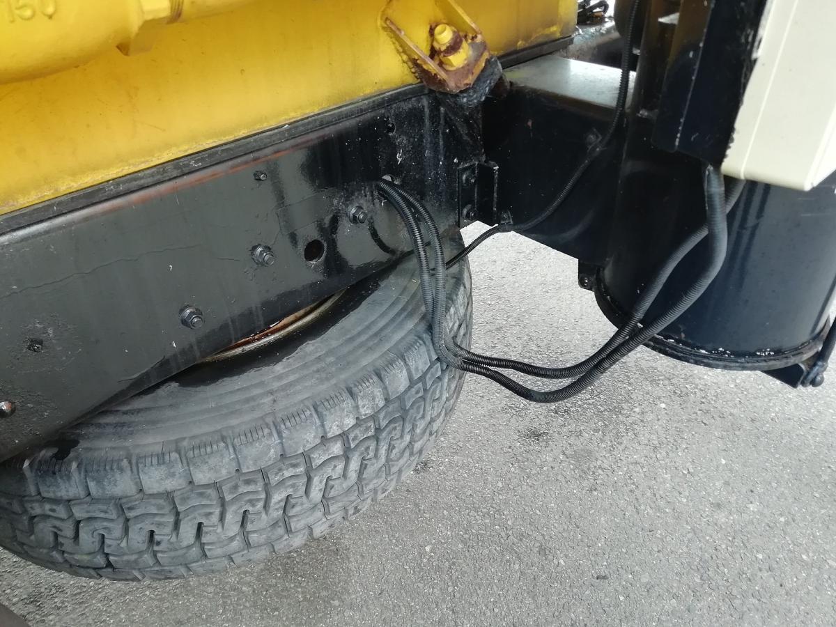 中古散水車 三菱ふそう ファイター