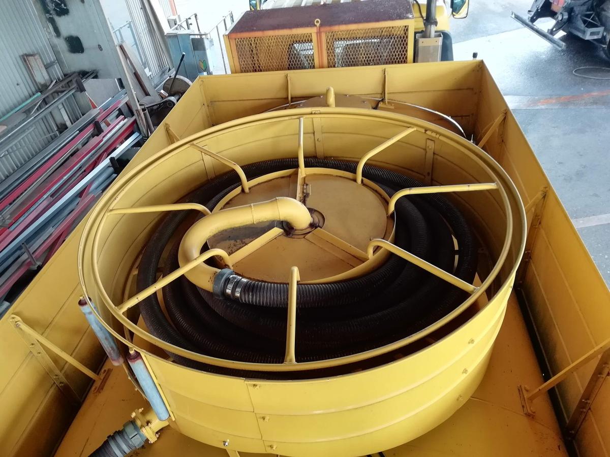 中古散水車 三菱ふそう ファイター