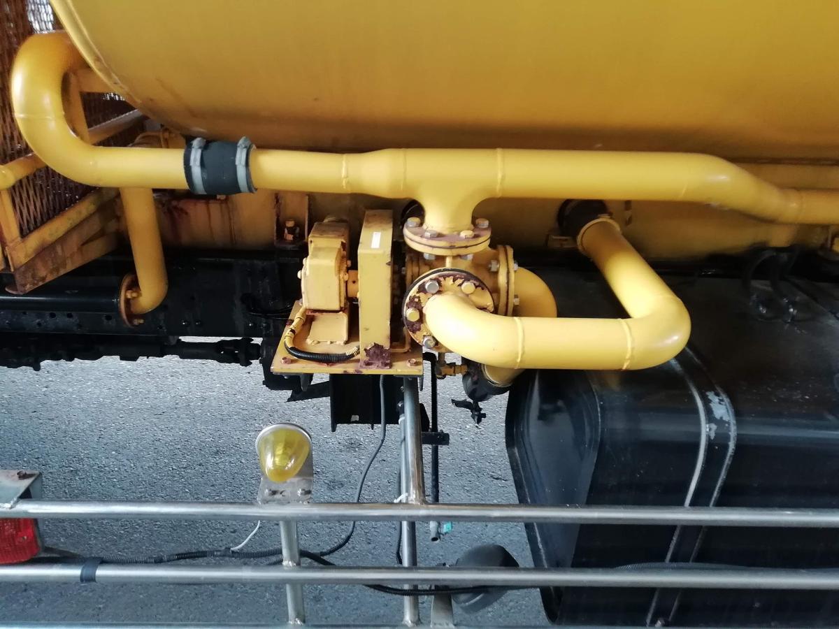 中古散水車 三菱ふそう ファイター