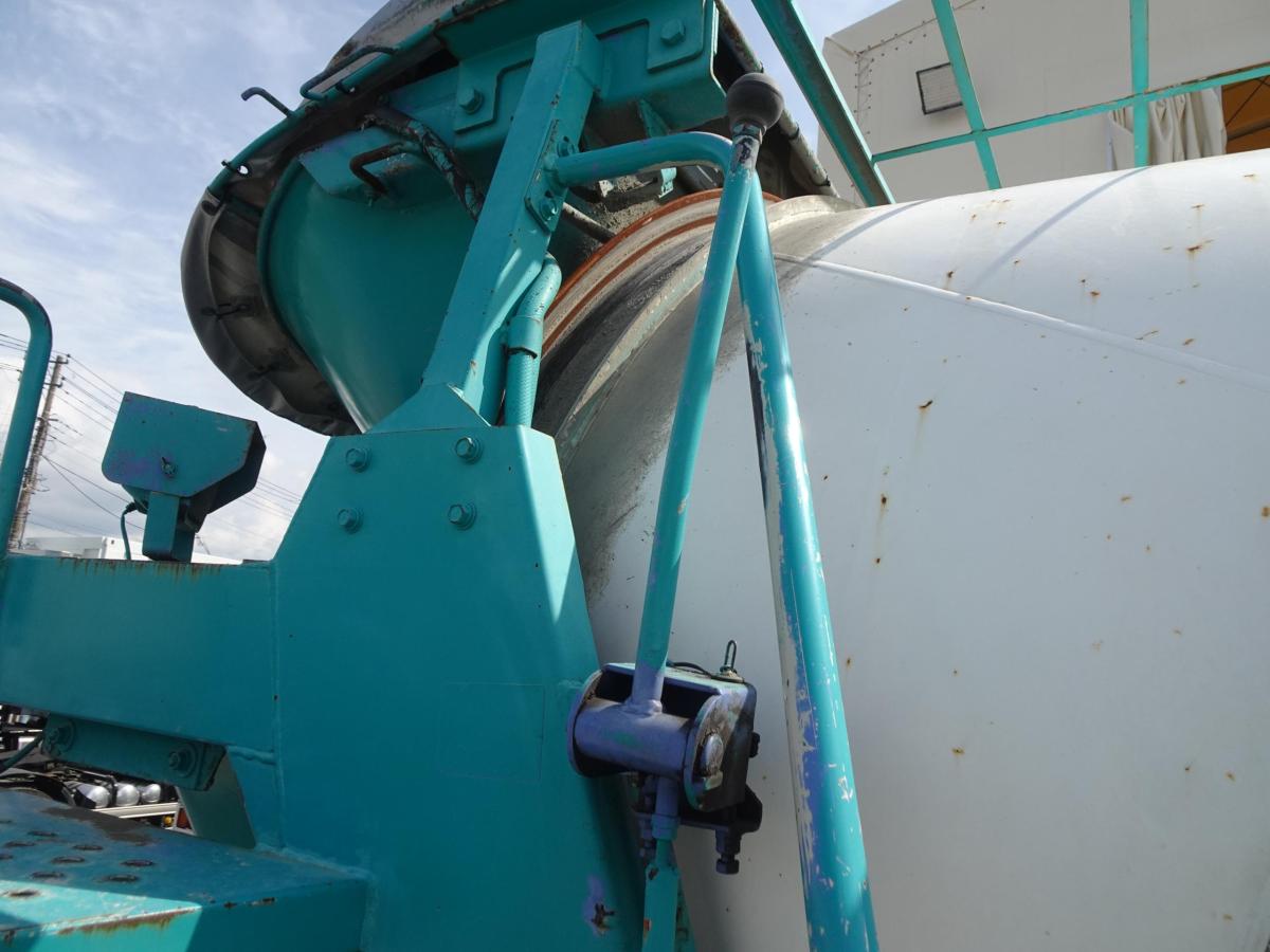 中古ミキサー車(生コン車) いすゞ フォワード