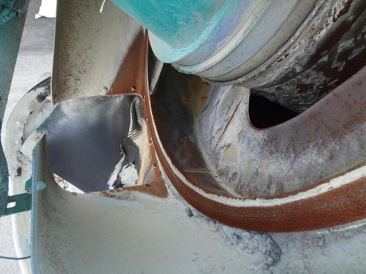 中古ミキサー車(生コン車) いすゞ フォワード