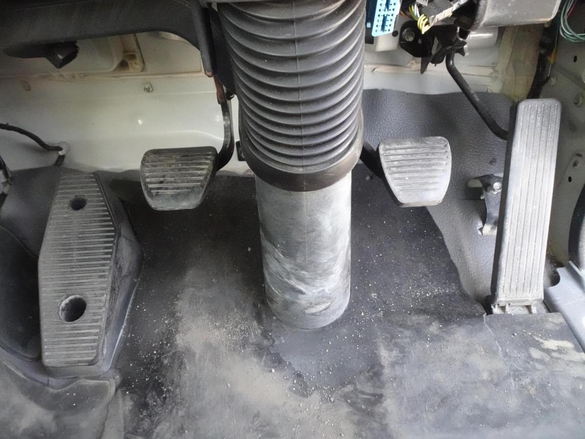 中古ミキサー車(生コン車) いすゞ フォワード