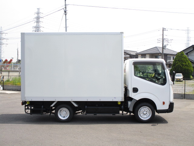 中古アルミバン ニッサン アトラス